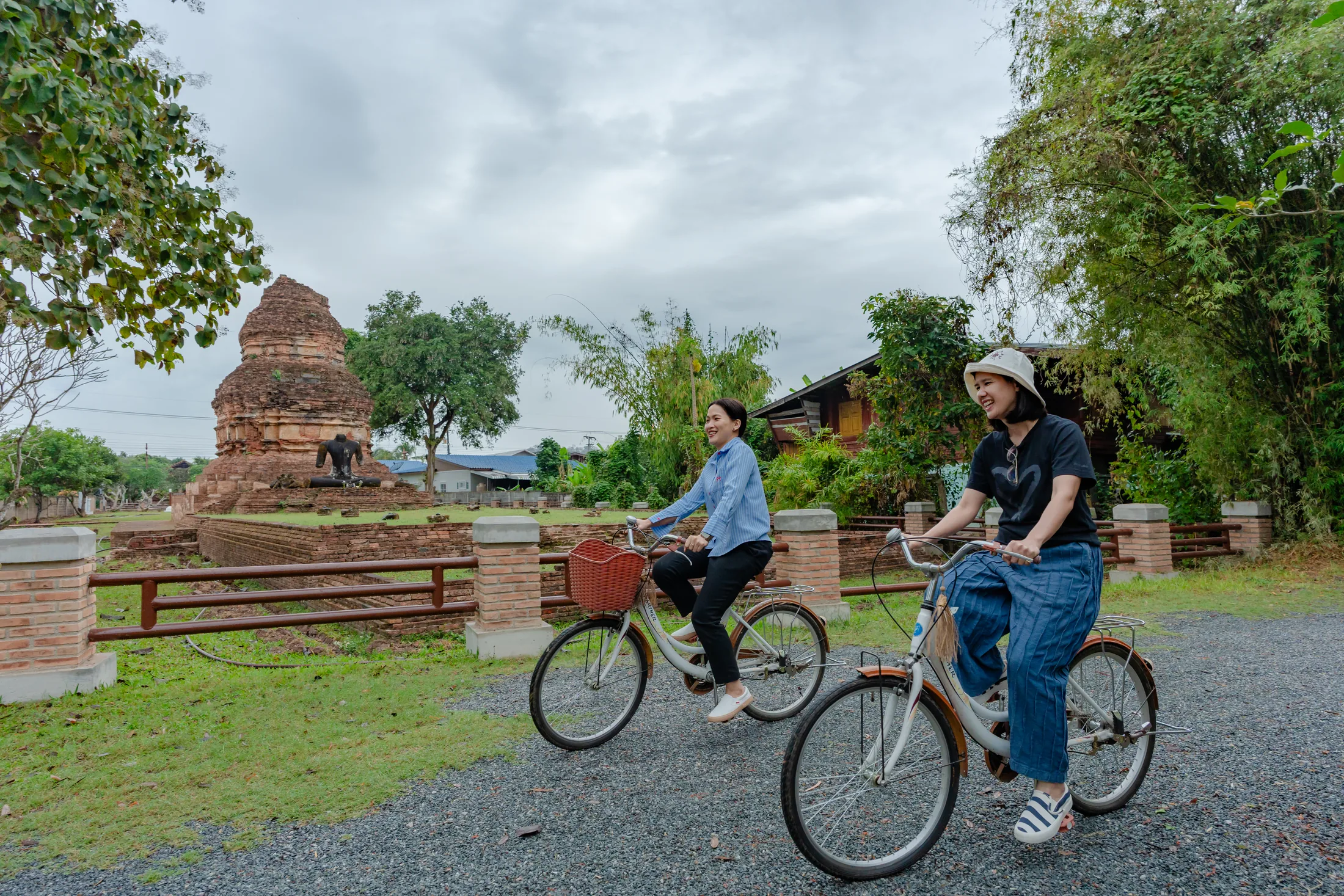 Slow cycling through Chiang Saen